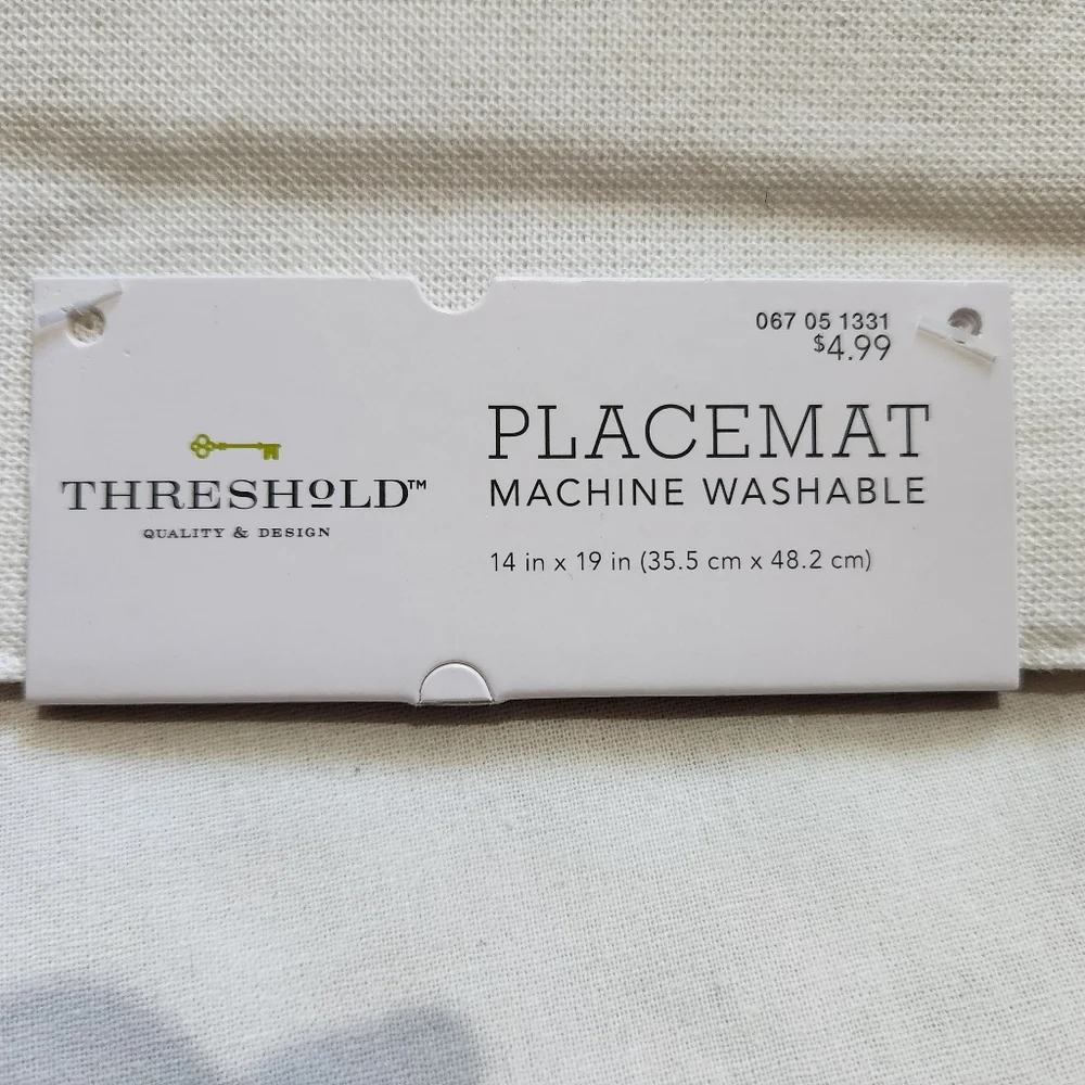 NEW Threshold Placemats machine washable (bundle of 8) off-white